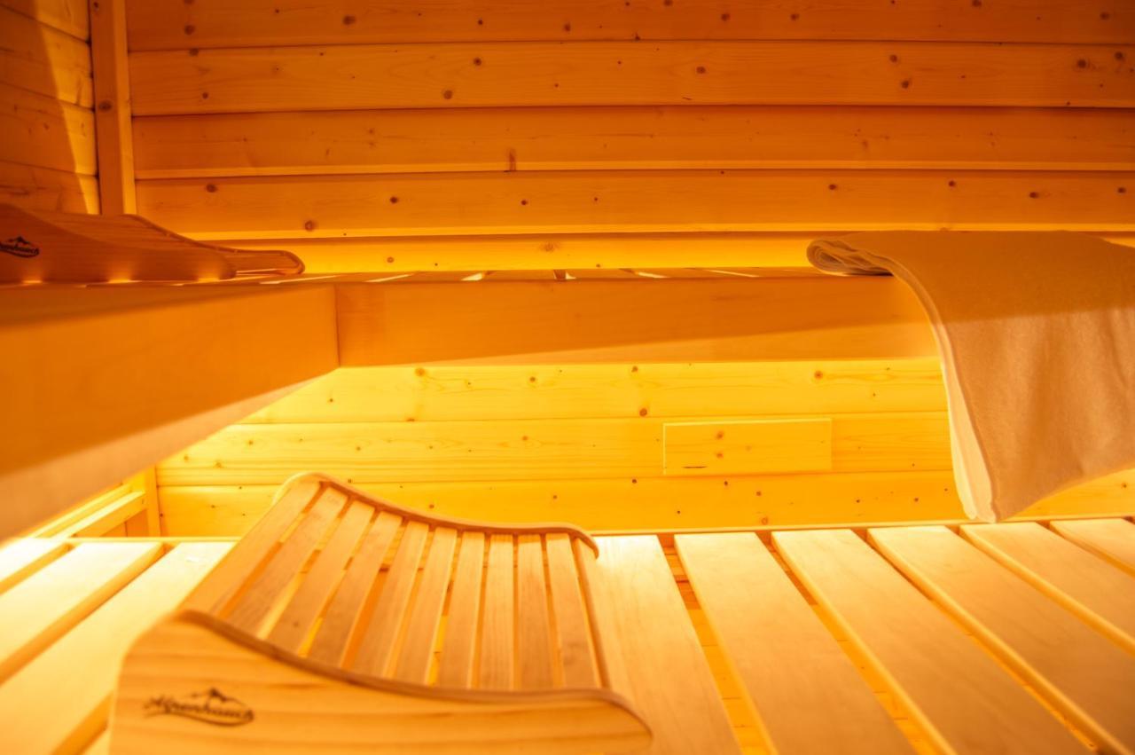 Wellnessoase Mitten In Der Wasserfallstadt Triberg Triberg im Schwarzwald Εξωτερικό φωτογραφία