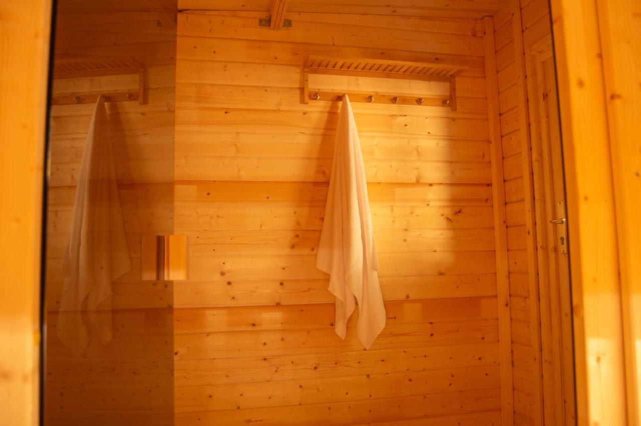 Wellnessoase Mitten In Der Wasserfallstadt Triberg Triberg im Schwarzwald Εξωτερικό φωτογραφία